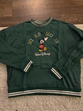 NWOT Disney Primark vintage Mickey Mouse Green sweatshirt. Size Medium
